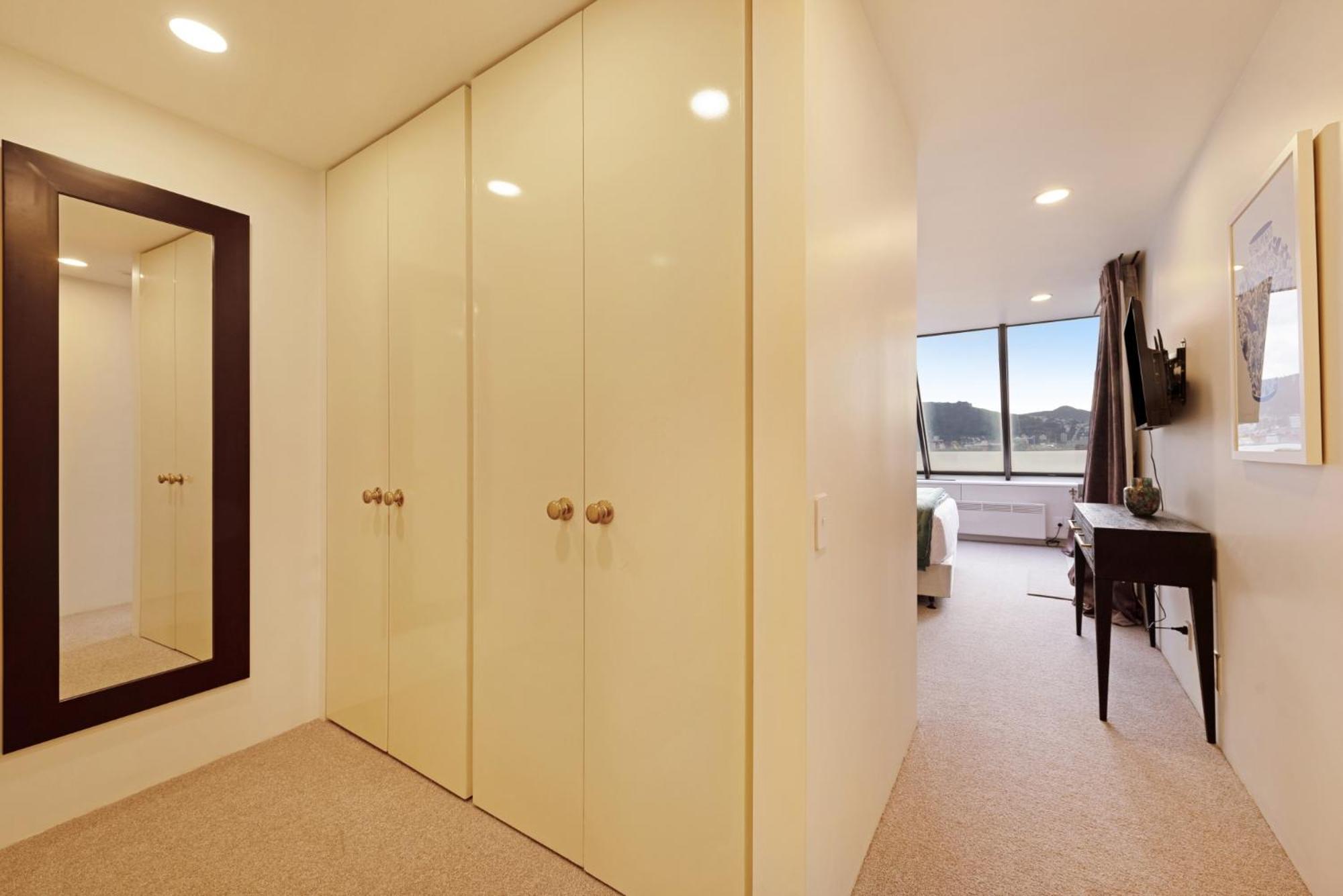 Bay Suites - 328 Oriental Parade Веллингтон Экстерьер фото
